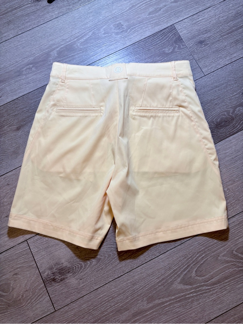 Bogner Koralie Light Yellow Functional Golf Shorts Size 6 - Picture 2 of 8